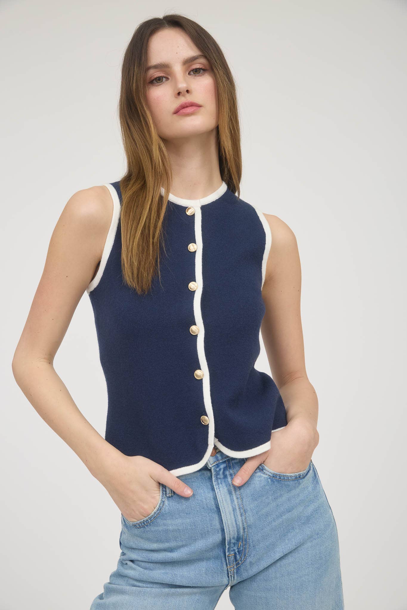 CONTRAST TRIM DETAIL GOLD BUTTON SWEATER VEST: NAVY