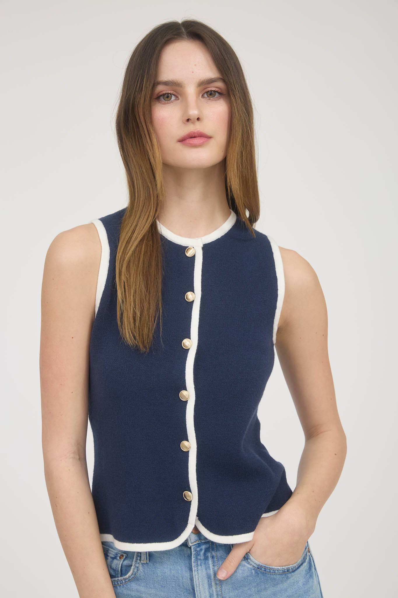 CONTRAST TRIM DETAIL GOLD BUTTON SWEATER VEST: NAVY