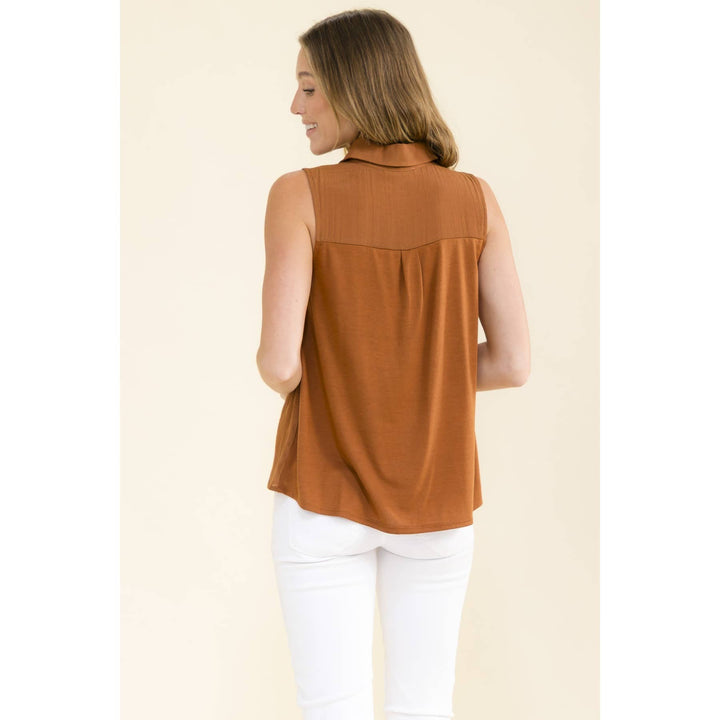 COLLAR TIE FRONT SHIRT: Caramel Cafe