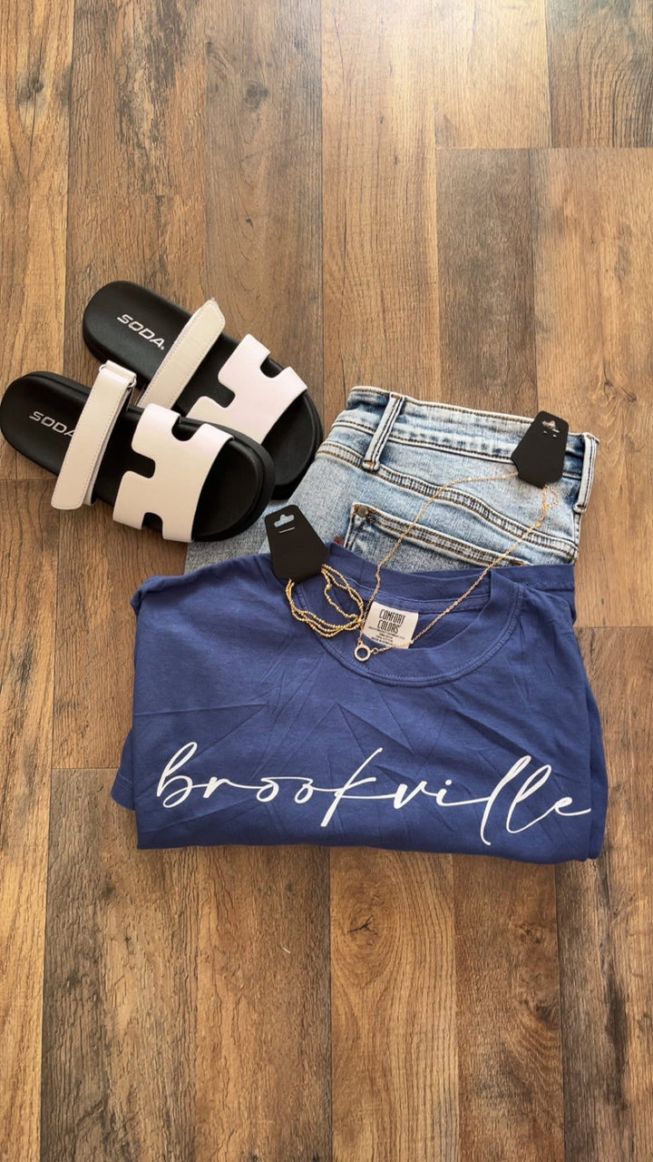 CUSTOM CURSIVE GRAPHIC TEE