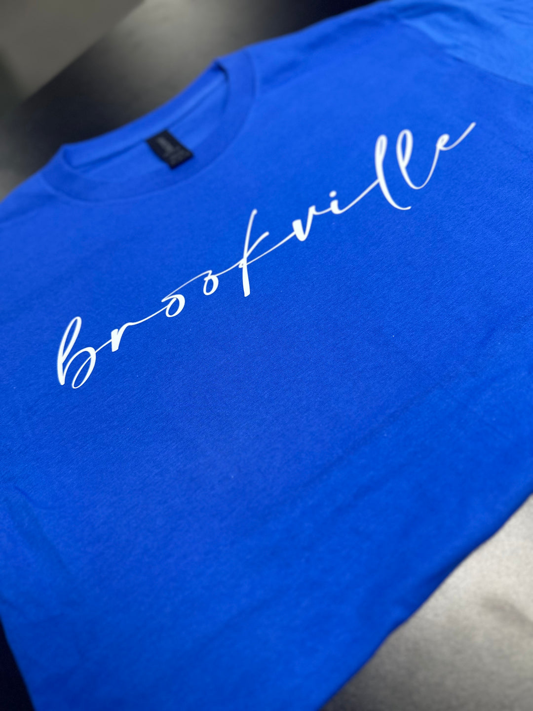 CUSTOM CURSIVE GRAPHIC TEE