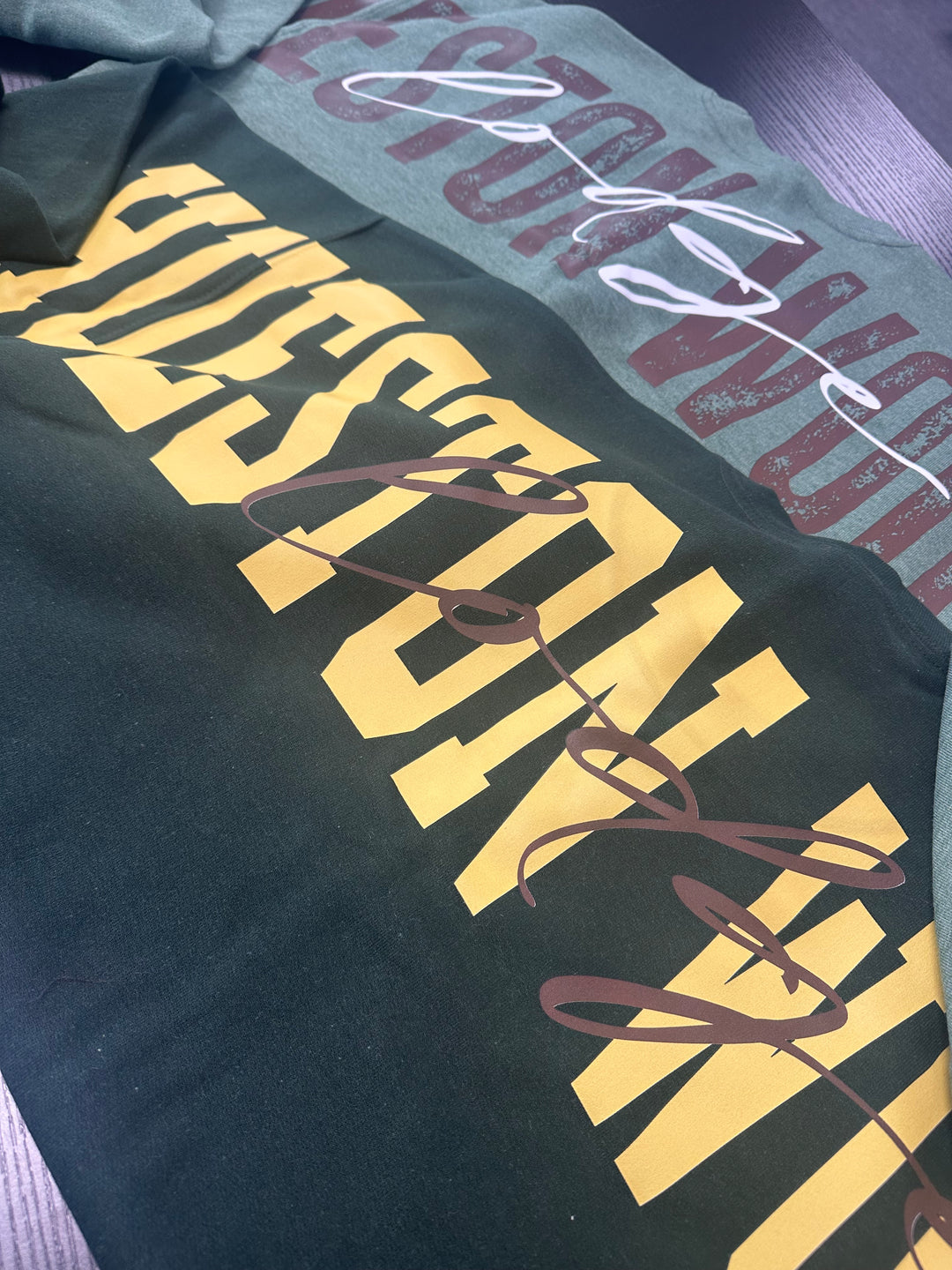 SOLID CUSTOM BIG BACK SWEATSHIRT WITH CURSIVE CENTER
