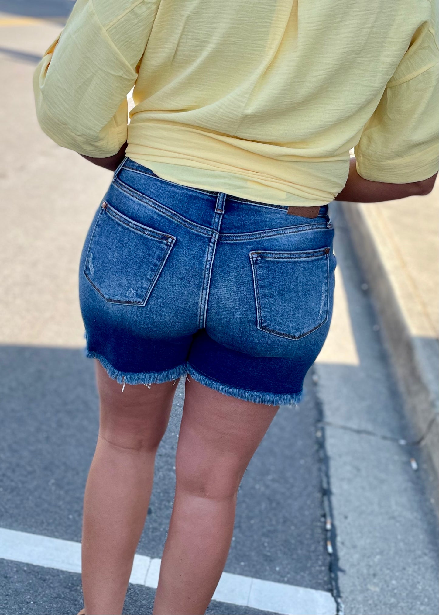 Judy Blue (JB152103) 2 Button Distressed Dad Short