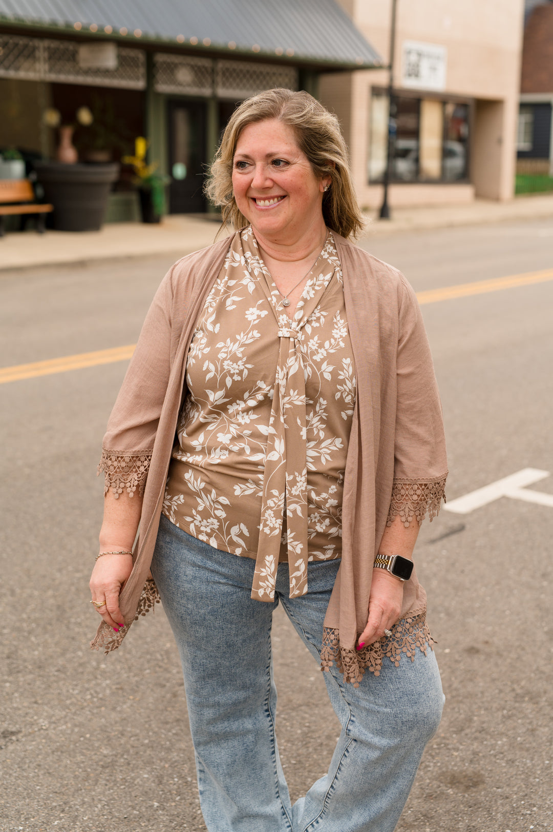 CROCHET LACE OPEN FRONT KIMONO: TAUPE